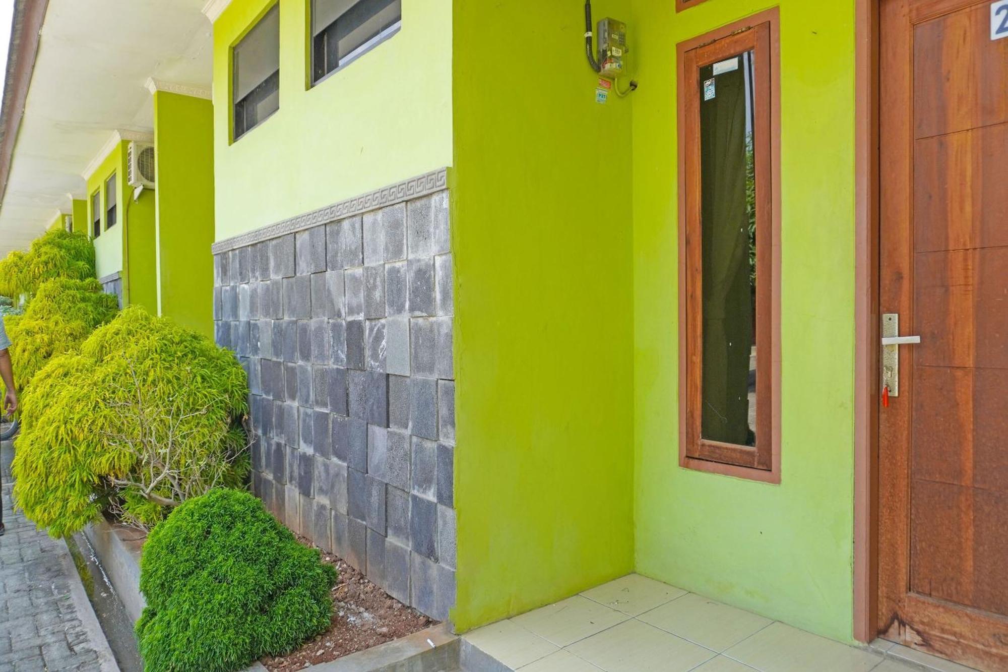 Oyo 91762 Green Home Stay Syariah Purwakarta Ngoại thất bức ảnh
