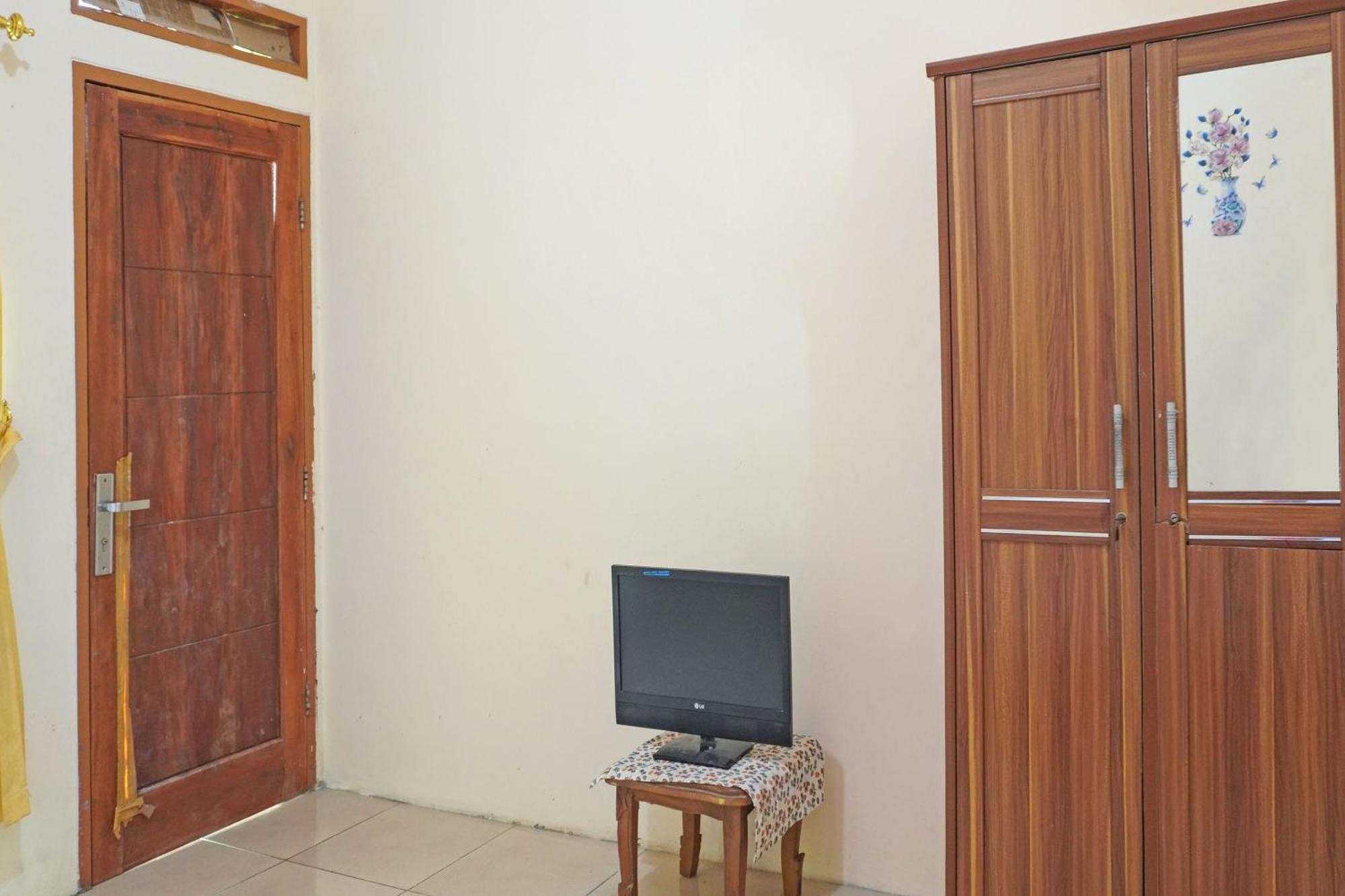 Oyo 91762 Green Home Stay Syariah Purwakarta Ngoại thất bức ảnh