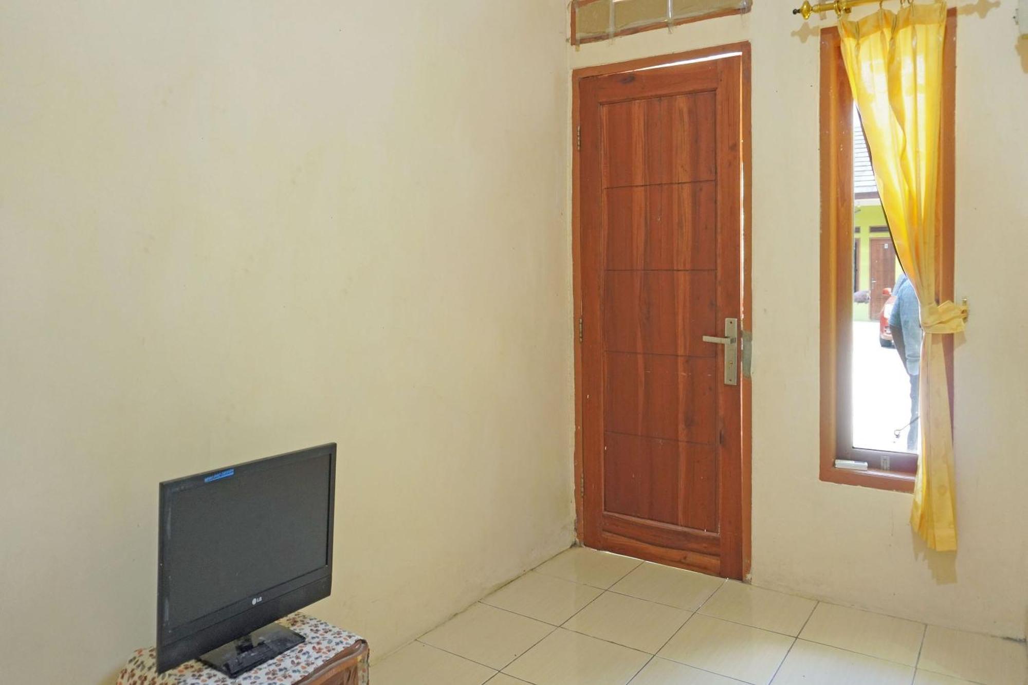 Oyo 91762 Green Home Stay Syariah Purwakarta Ngoại thất bức ảnh